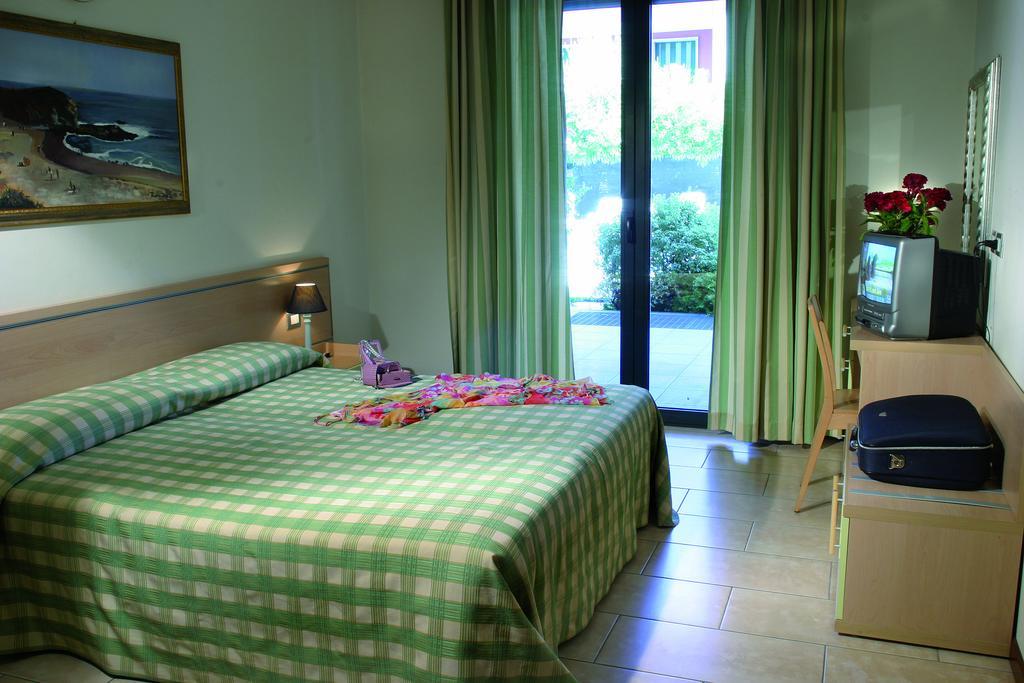 Residence Spiaggia D'Oro Desenzano del Garda Dış mekan fotoğraf