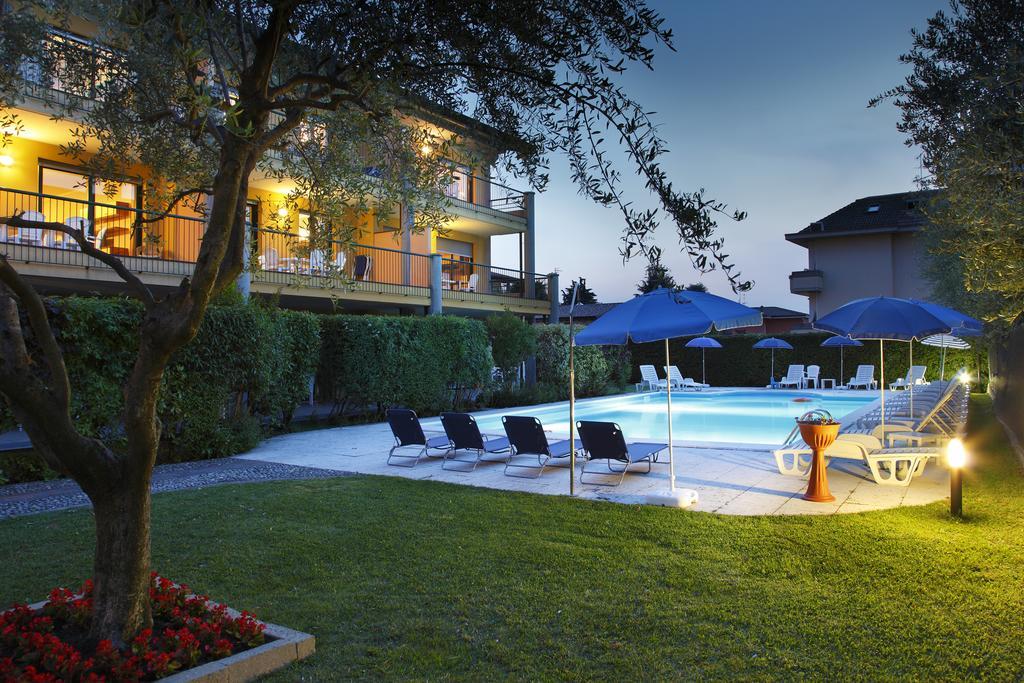 Residence Spiaggia D'Oro Desenzano del Garda Dış mekan fotoğraf