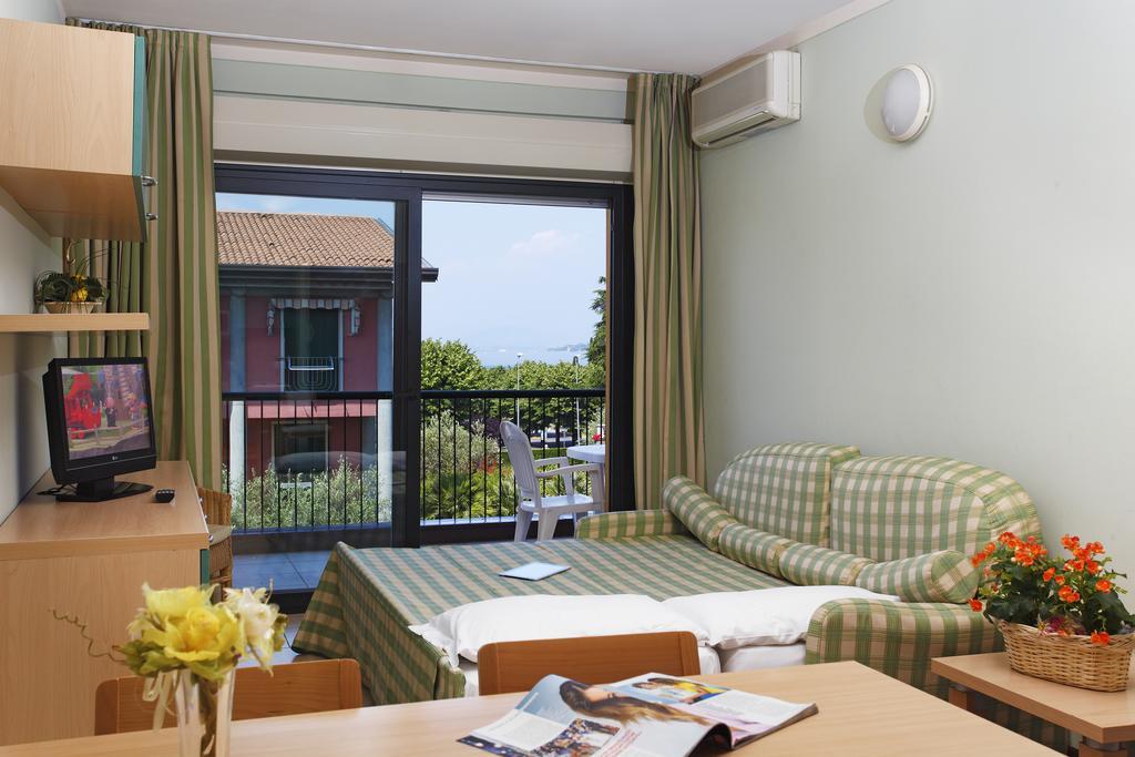 Residence Spiaggia D'Oro Desenzano del Garda Dış mekan fotoğraf