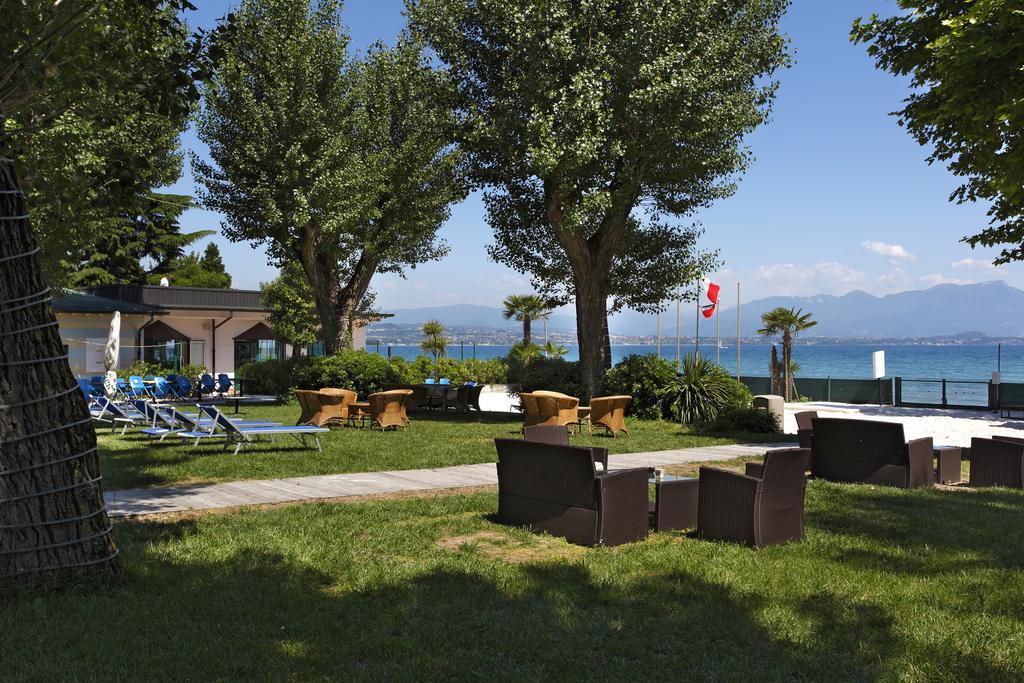 Residence Spiaggia D'Oro Desenzano del Garda Dış mekan fotoğraf