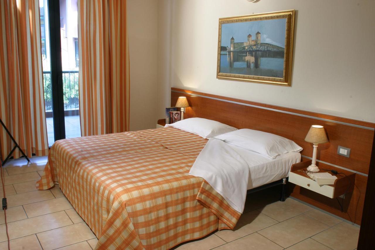Residence Spiaggia D'Oro Desenzano del Garda Dış mekan fotoğraf